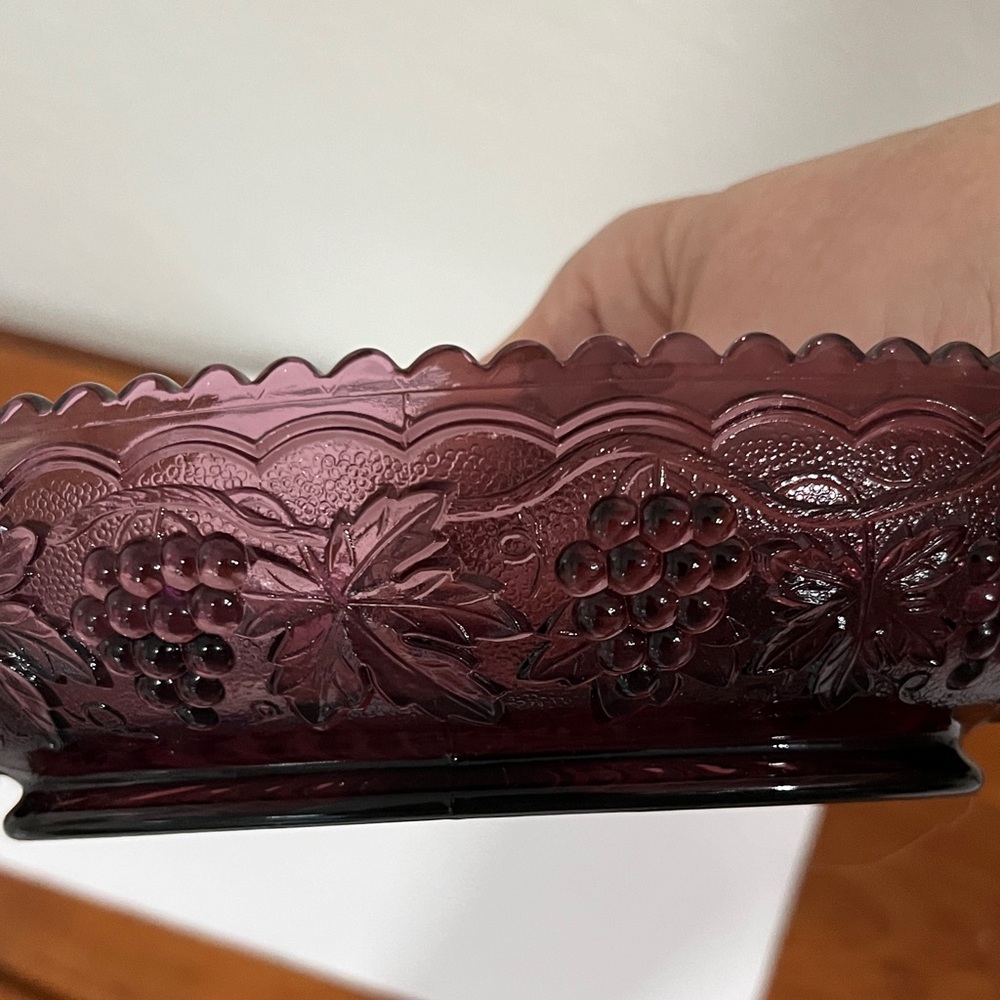 Imperial Glass Rare Amethyst Grapes and Leaves Scalloped Handled Oval Dish - Picture 4 of 8